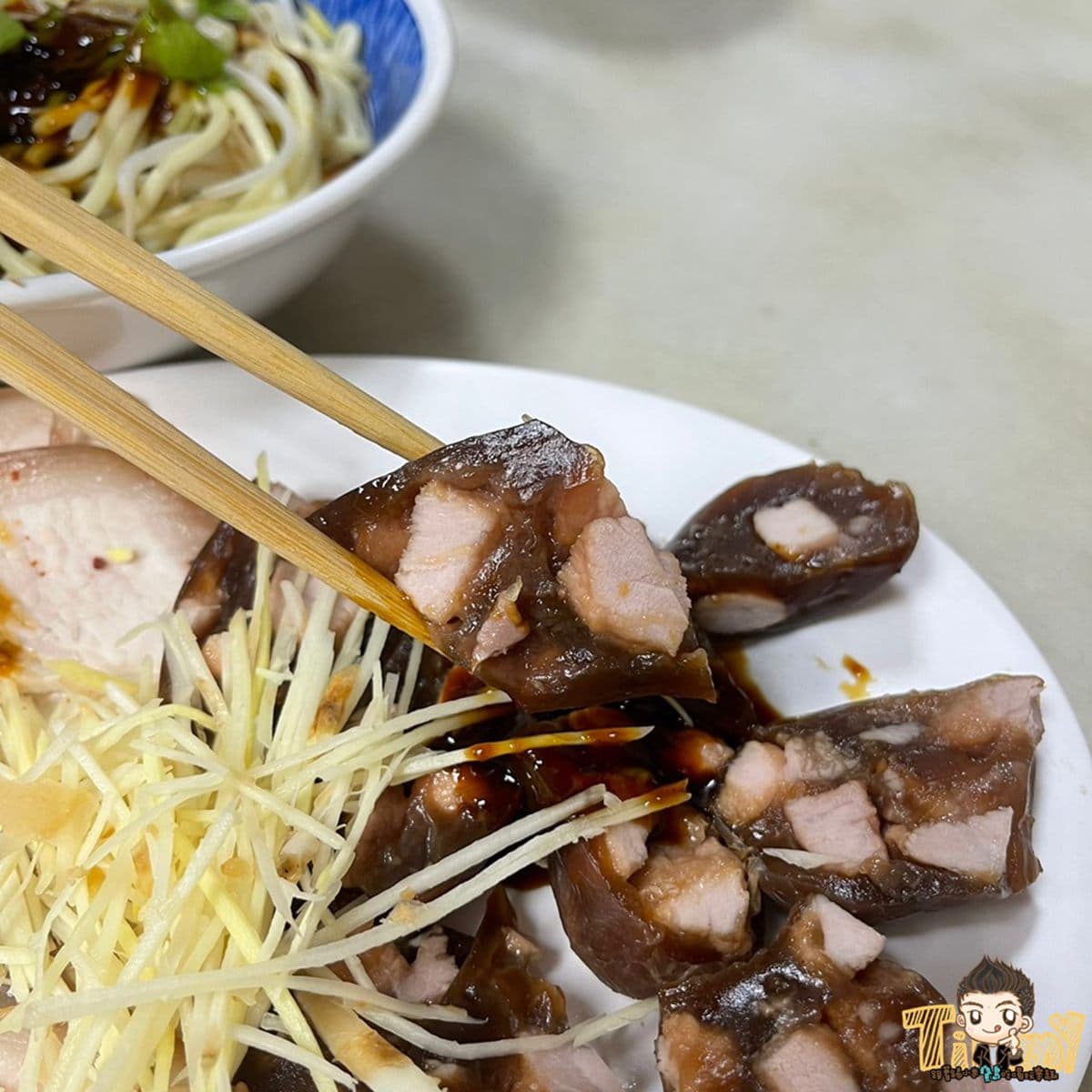 新竹80年小吃!老饕最愛雙重口感「米粉麵」,小菜必試客家「豬肉果凍」 新竹80年小吃!老饕最愛雙重口感「米粉麵」,小菜必試客家「豬肉果凍」