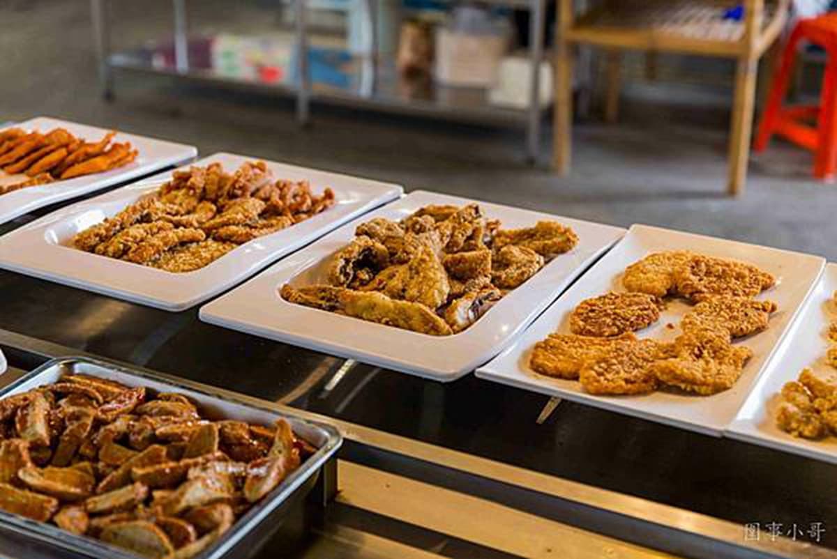 【新開店】桃園「24HR自助餐」188元百道菜吃到飽,白蝦、豬腳吃2盤就回本 【新開店】桃園「24HR自助餐」188元百道菜吃到飽,白蝦、豬腳吃2盤就回本