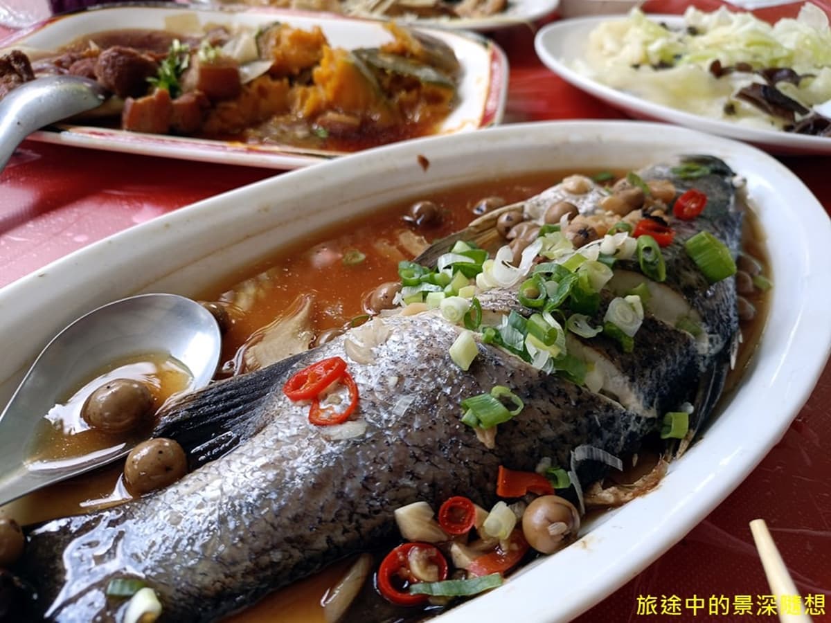 紫藤花棚旁嗑好料!高CP值「無菜單料理」1人只要300元,還能賞超夢幻花海 紫藤花棚旁嗑好料!高CP值「無菜單料理」1人只要300元,還能賞超夢幻花海