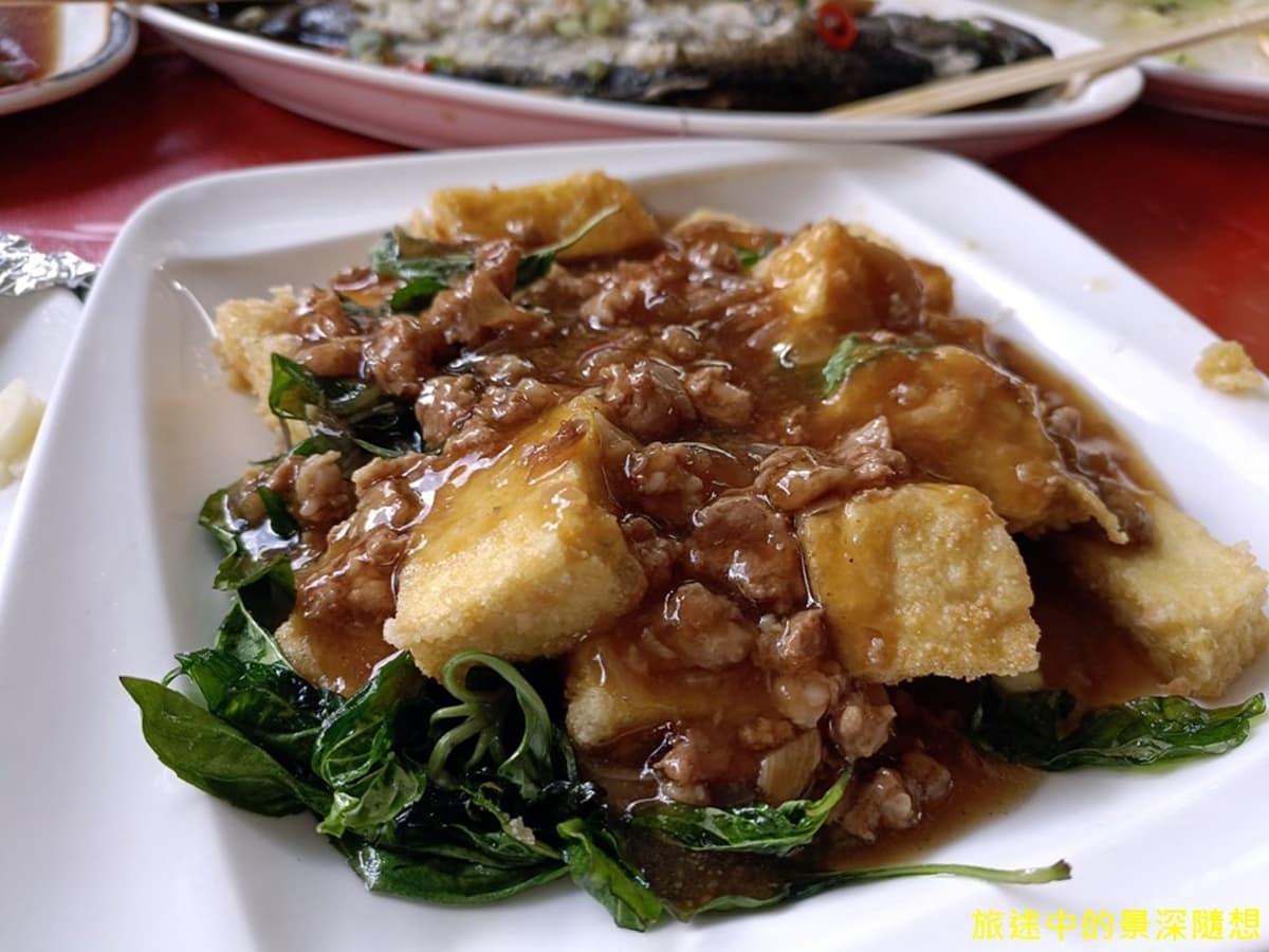 紫藤花棚旁嗑好料!高CP值「無菜單料理」1人只要300元,還能賞超夢幻花海 紫藤花棚旁嗑好料!高CP值「無菜單料理」1人只要300元,還能賞超夢幻花海
