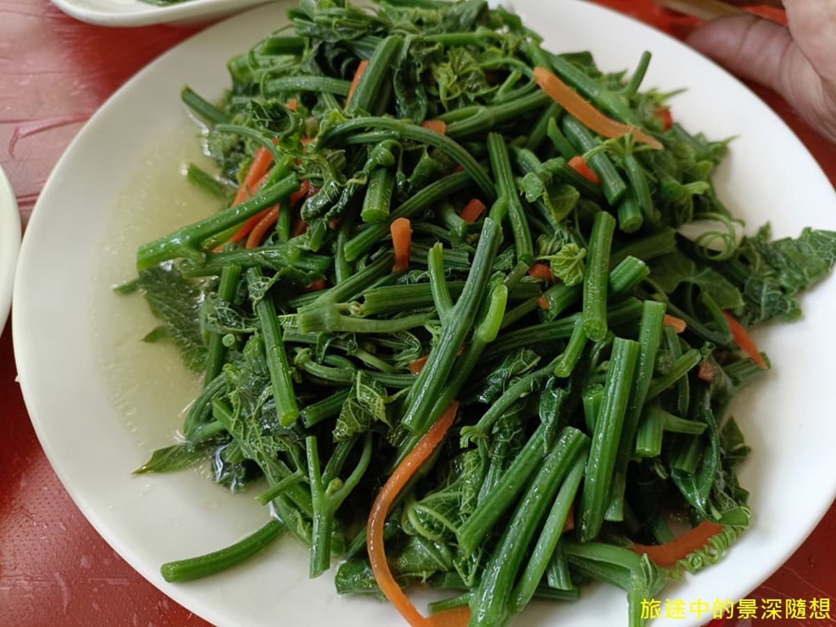 紫藤花棚旁嗑好料!高CP值「無菜單料理」1人只要300元,還能賞超夢幻花海 紫藤花棚旁嗑好料!高CP值「無菜單料理」1人只要300元,還能賞超夢幻花海