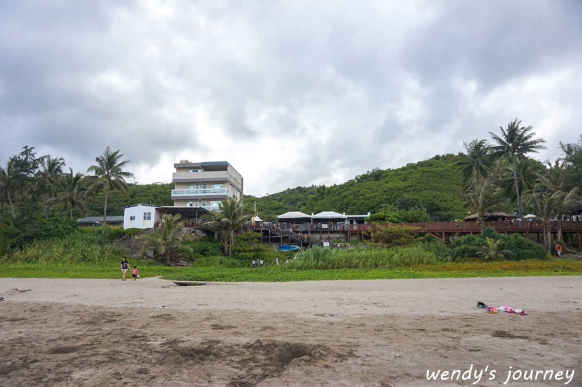 秒飛泰國度假!快衝「台版蘇美島」美拍黑色海上步道,賞南洋風祕境海岸 秒飛泰國度假!快衝「台版蘇美島」美拍黑色海上步道,賞南洋風祕境海岸