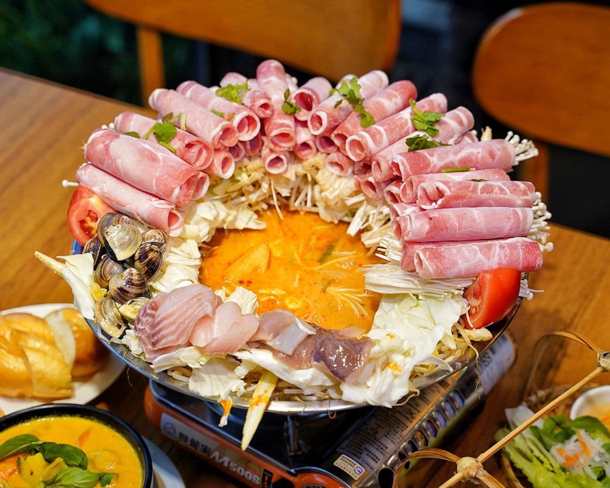 煮火鍋用推的?後山埤站「道地越料」必點浮誇推推鍋,超巨大煎餅吃1份就飽 煮火鍋用推的?後山埤站「道地越料」必點浮誇推推鍋,超巨大煎餅吃1份就飽