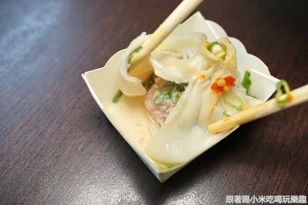 蔥控暴動!苗栗「排隊湯包」2大盆蔥花無限續,薄皮爆汁再加辣老饕最愛 蔥控暴動!苗栗「排隊湯包」2大盆蔥花無限續,薄皮爆汁再加辣老饕最愛