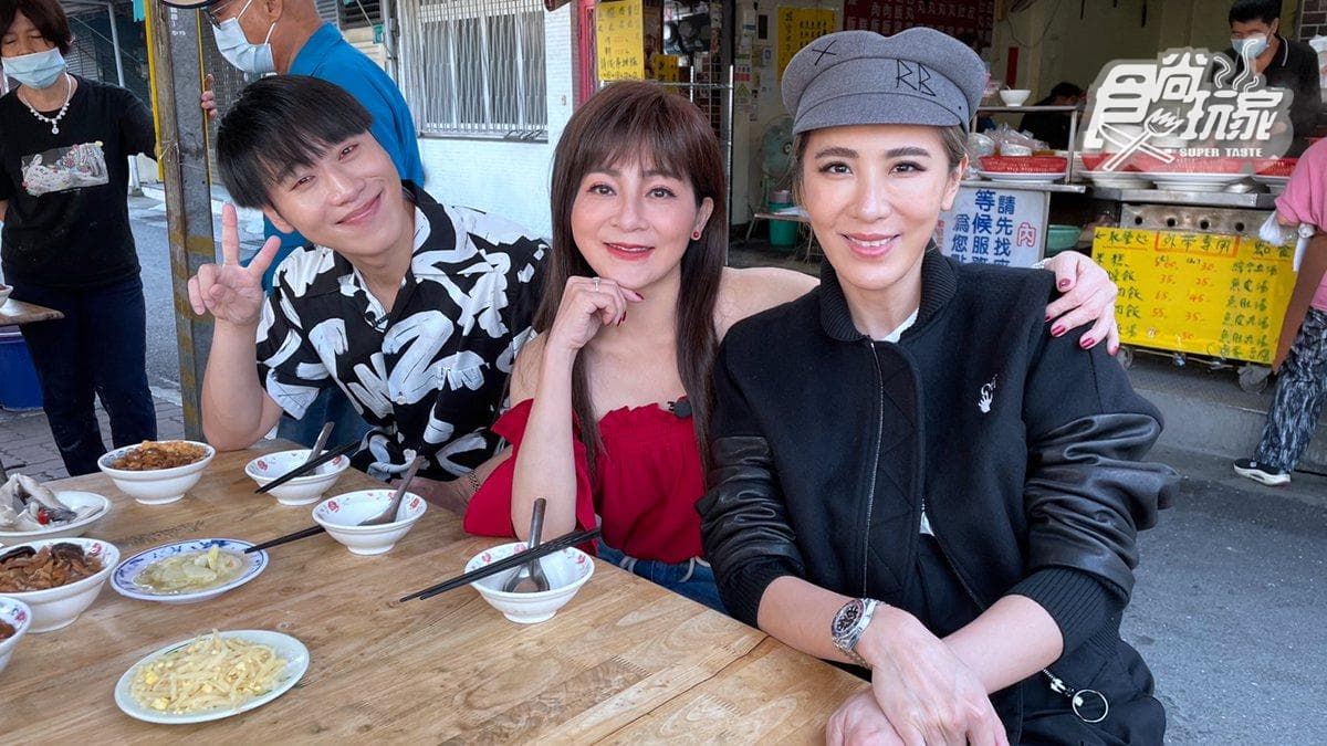 小禎邀閨蜜作客《食尚》!王彩樺帶路吃遍台南,「喊乾爹」搶吃人氣豬心冬粉 小禎邀閨蜜作客《食尚》!王彩樺帶路吃遍台南,「喊乾爹」搶吃人氣豬心冬粉