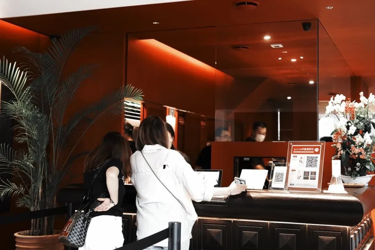 「台中最美奶茶店」在這!純白建築+南洋風沙發區IG暴紅,手搖控朝聖拍一波 「台中最美奶茶店」在這!純白建築+南洋風沙發區IG暴紅,手搖控朝聖拍一波