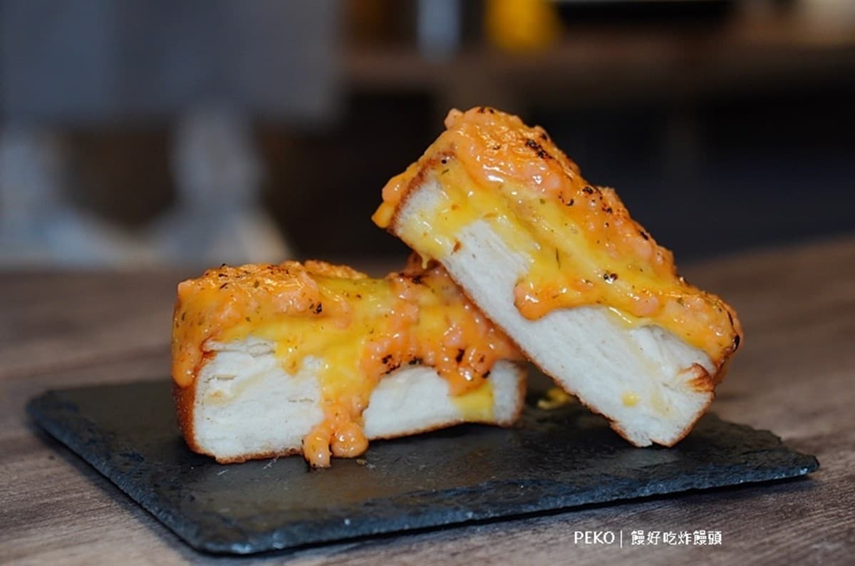 【新開店】炙燒「炸饅頭」吃過沒?牽絲龍蝦口味銅板價就有,現點現炸超唰嘴 【新開店】炙燒「炸饅頭」吃過沒?牽絲龍蝦口味銅板價就有,現點現炸超唰嘴
