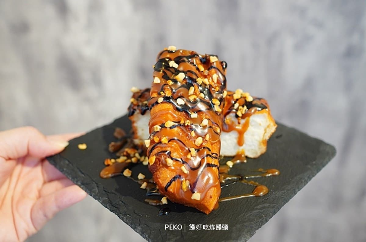【新開店】炙燒「炸饅頭」吃過沒?牽絲龍蝦口味銅板價就有,現點現炸超唰嘴 【新開店】炙燒「炸饅頭」吃過沒?牽絲龍蝦口味銅板價就有,現點現炸超唰嘴