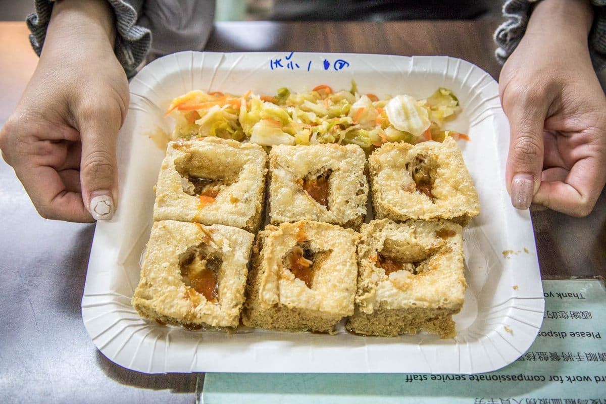 台中人內行「戳洞」吃法!6家排隊水煎包、臭豆腐:限定瓠瓜餡、爆量小黃瓜 台中人內行「戳洞」吃法!6家排隊水煎包、臭豆腐:限定瓠瓜餡、爆量小黃瓜