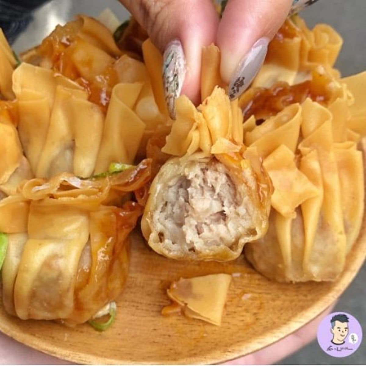 每顆約7元爽吃!丹丹漢堡最新「醬燒蔥抱扁食」,套餐能搭瘦肉粥、紅茶牛奶 每顆約7元爽吃!丹丹漢堡最新「醬燒蔥抱扁食」,套餐能搭瘦肉粥、紅茶牛奶