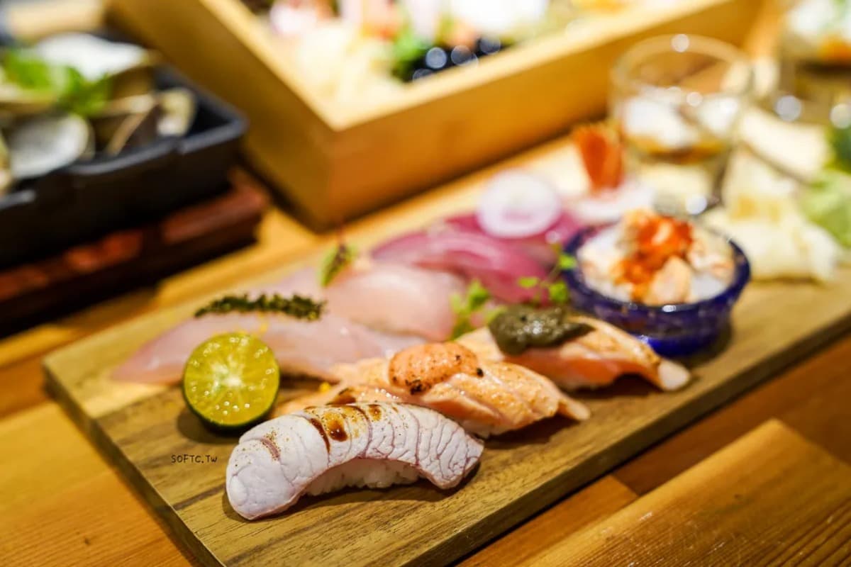 IG燒不停!超浮誇丼飯宛如「海鮮珠寶盒」,雪蟹、天使蝦、生魚片鋪好鋪滿 IG燒不停!超浮誇丼飯宛如「海鮮珠寶盒」,雪蟹、天使蝦、生魚片鋪好鋪滿
