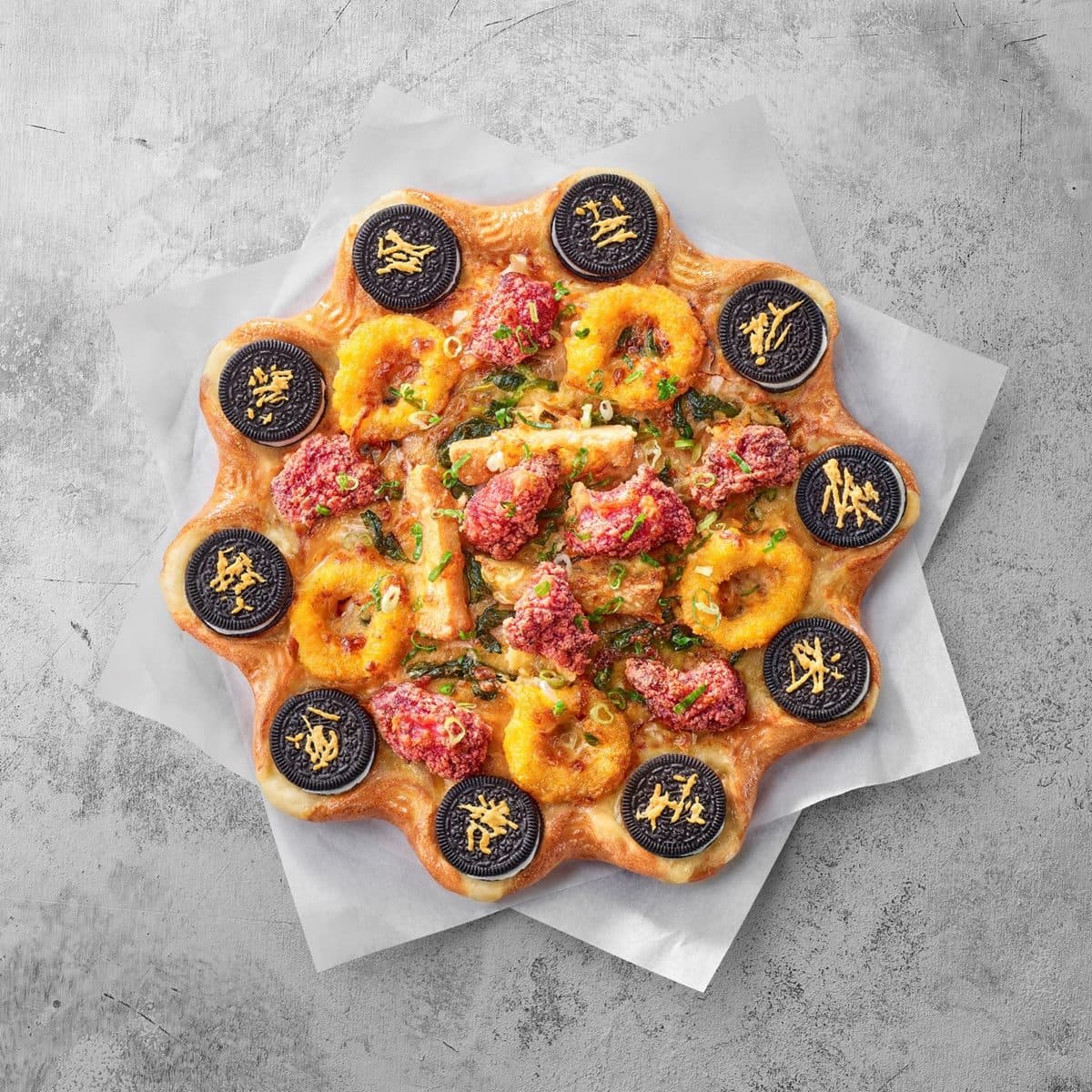 必勝客「台味第一讚鹽酥雞比薩」5/10開賣!爽吃整圈OREO、魷魚圈和甜不辣 必勝客「台味第一讚鹽酥雞比薩」5/10開賣!爽吃整圈OREO、魷魚圈和甜不辣