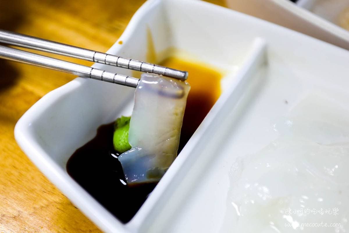 澎湖人的口袋名單!必吃超鮮甜「黑色小管麵線」,野生明蝦肉質Q彈會爆膏 澎湖人的口袋名單!必吃超鮮甜「黑色小管麵線」,野生明蝦肉質Q彈會爆膏