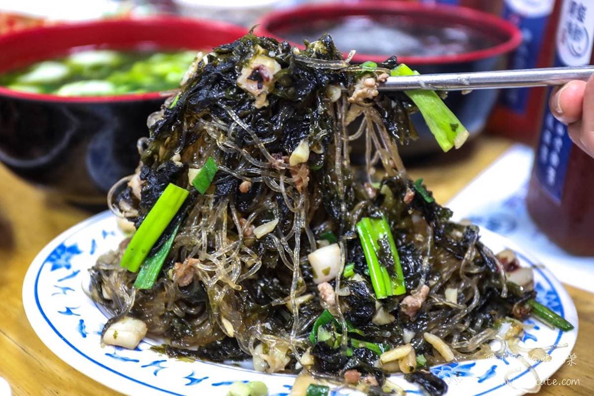 澎湖人的口袋名單!必吃超鮮甜「黑色小管麵線」,野生明蝦肉質Q彈會爆膏 澎湖人的口袋名單!必吃超鮮甜「黑色小管麵線」,野生明蝦肉質Q彈會爆膏
