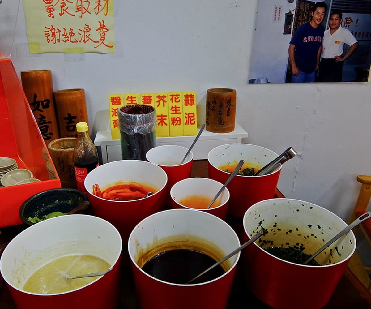 網推台北最強豬血湯!「天然紅豆腐」超軟嫩,配料、湯頭還能任選客製化 網推台北最強豬血湯!「天然紅豆腐」超軟嫩,配料、湯頭還能任選客製化