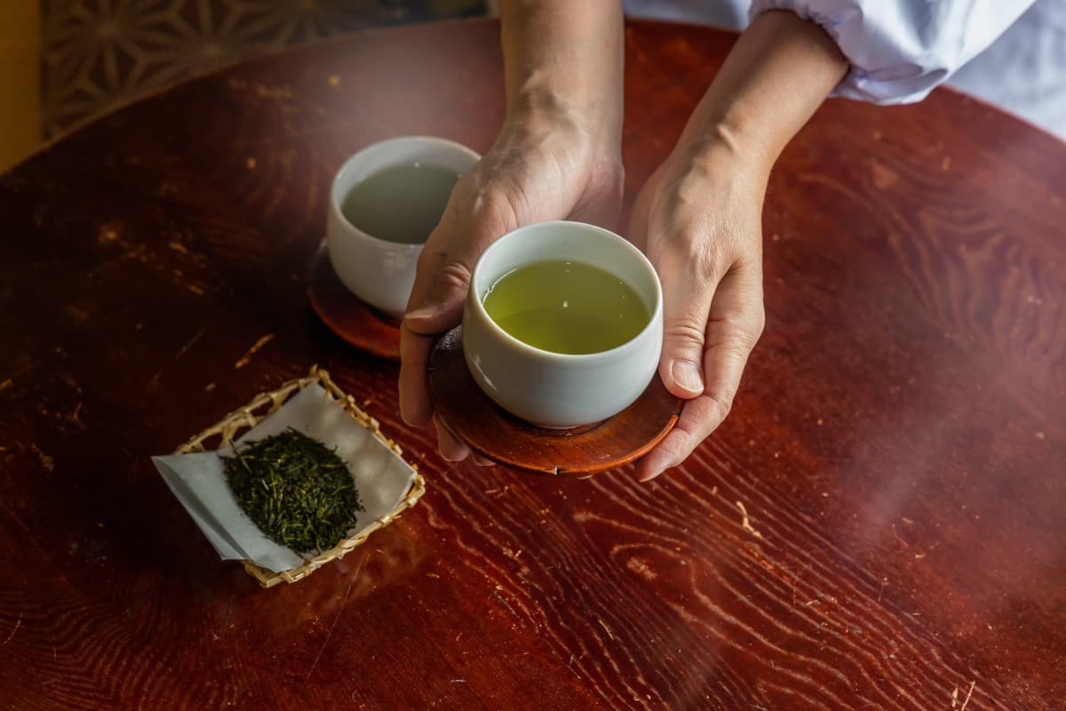 為什麼日本餐廳都上冰水?原因其實超感人,壽司店只供熱茶是為了「這目的」 為什麼日本餐廳都上冰水?原因其實超感人,壽司店只供熱茶是為了「這目的」