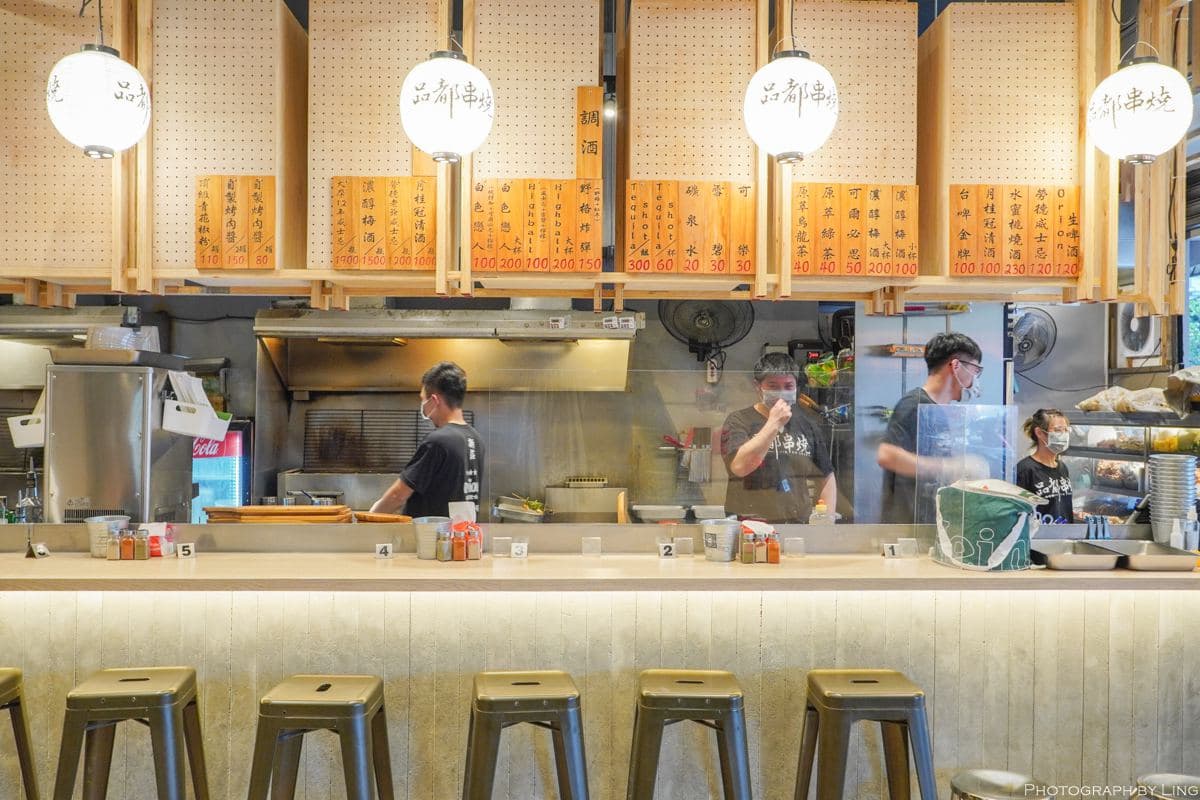 夾太少保證後悔!新莊超人氣串燒開店就排爆,「靈魂雙粉」加好加滿才內行 夾太少保證後悔!新莊超人氣串燒開店就排爆,「靈魂雙粉」加好加滿才內行