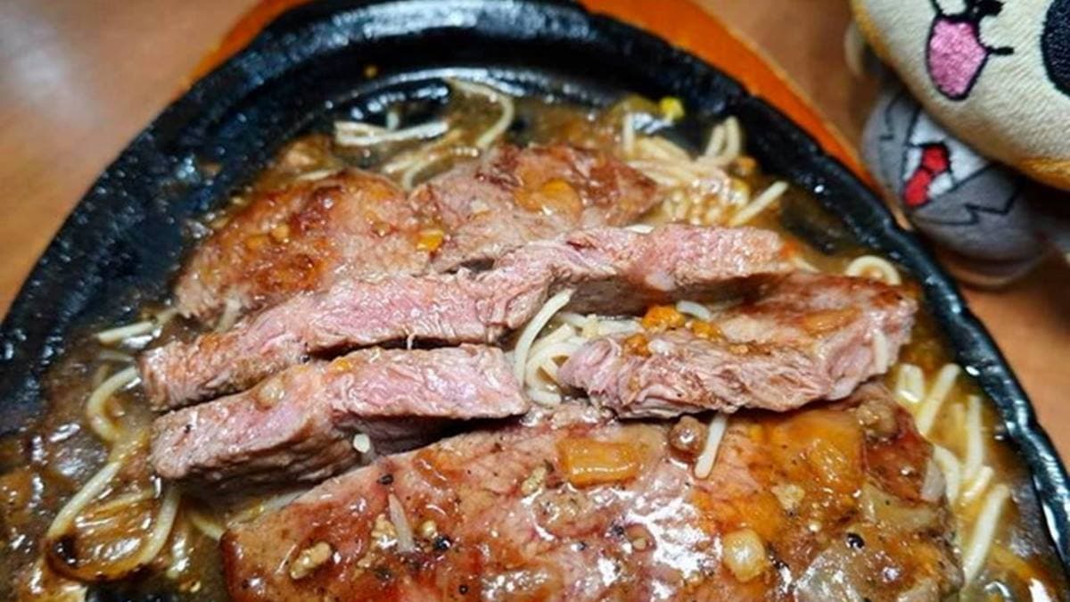 被牛排耽誤的炒飯?高CP值吃到飽只要220元,先搶粒粒分明焦香炒飯 被牛排耽誤的炒飯?高CP值吃到飽只要220元,先搶粒粒分明焦香炒飯