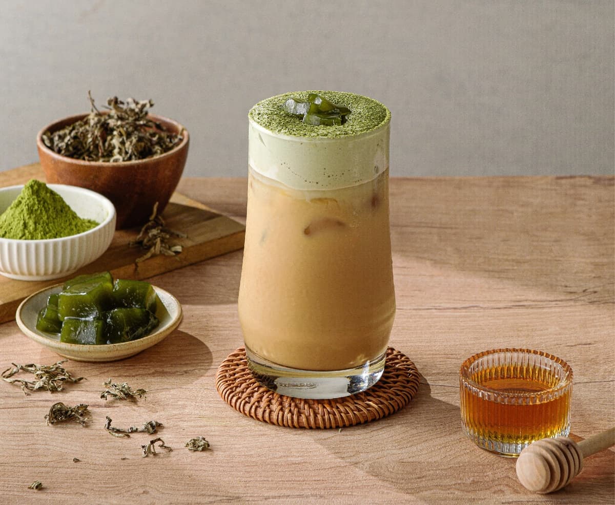 對中手機「這4碼」免費喝!全台首杯「艾草飲」燕麥奶霜+艾草粉粿超應景 對中手機「這4碼」免費喝!全台首杯「艾草飲」燕麥奶霜+艾草粉粿超應景