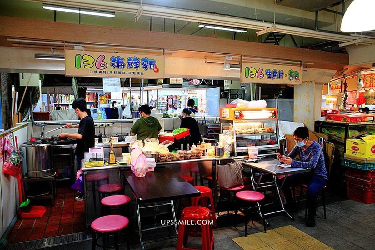 「天下第一攤」加持!市場「超狂海鮮麵」1天賣3小時,鮮蝦、小卷嗑到痛風 「天下第一攤」加持!市場「超狂海鮮麵」1天賣3小時,鮮蝦、小卷嗑到痛風