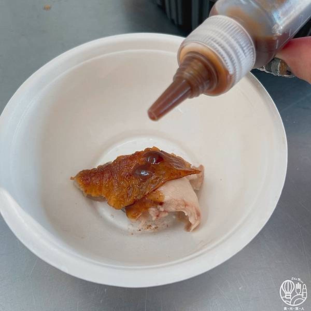 5星飯店主廚脆皮雞藏在這!金黃雞皮+爆汁肉質一吃上癮,必搭自製中藥椒鹽 5星飯店主廚脆皮雞藏在這!金黃雞皮+爆汁肉質一吃上癮,必搭自製中藥椒鹽