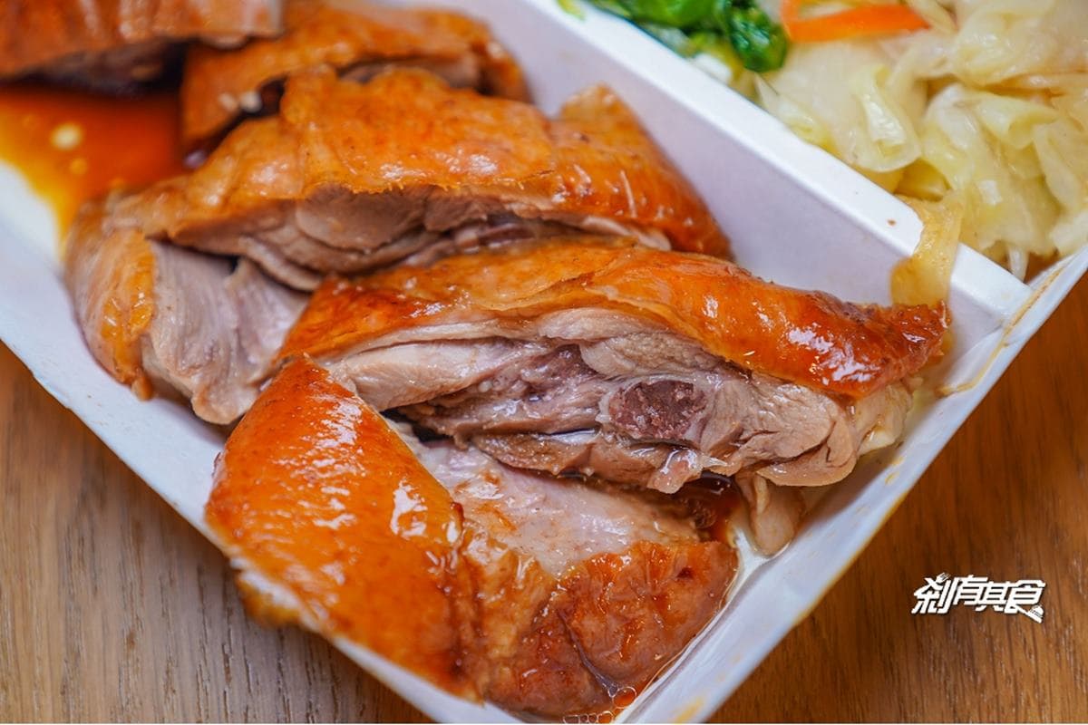 便當盒一半都是肉!網推「爆量三寶飯」CP值破表,塞滿油雞、烤鴨太澎派 便當盒一半都是肉!網推「爆量三寶飯」CP值破表,塞滿油雞、烤鴨太澎派