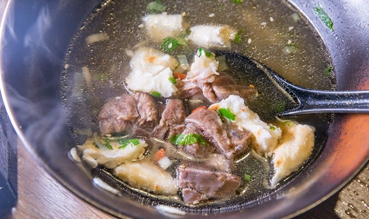 排隊搶吃!正宗「陝西小吃」內湖也有,千層酥脆饃餅+鹹香豬肉小心一吃上癮 排隊搶吃!正宗「陝西小吃」內湖也有,千層酥脆饃餅+鹹香豬肉小心一吃上癮