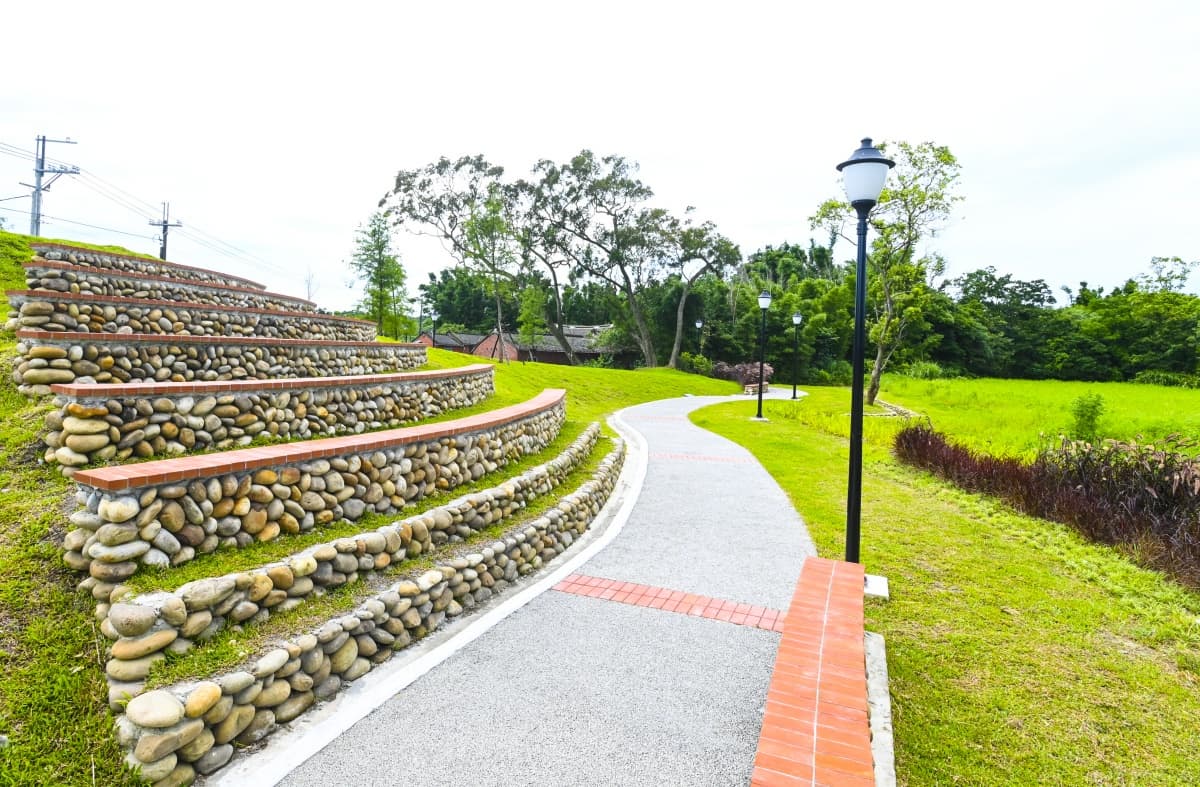 打卡300棵落羽松隧道!桃園最新「落羽松公園」啟用,還有觀景台、水岸 打卡300棵落羽松隧道!桃園最新「落羽松公園」啟用,還有觀景台、水岸