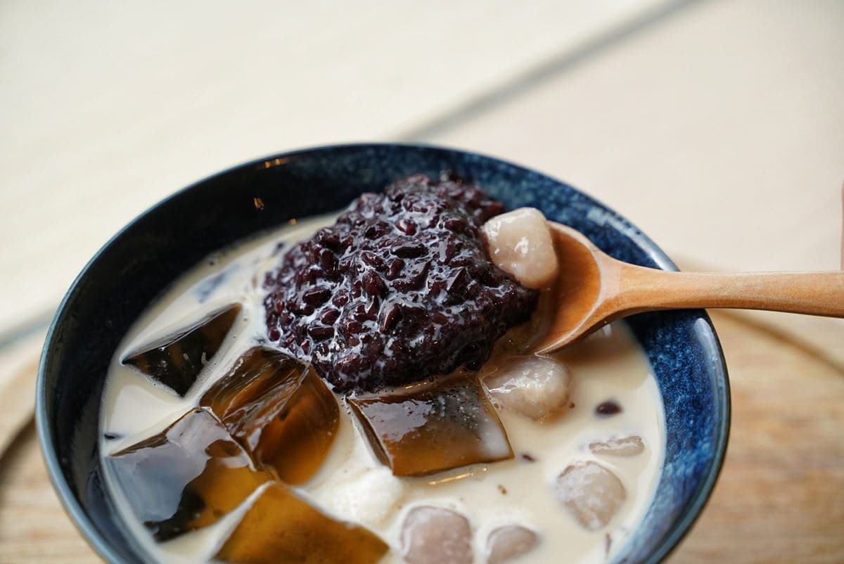 豆花、嫩仙草無限免費續!「高CP值甜品店」網評4.5分,最低60元吃到飽 豆花、嫩仙草無限免費續!「高CP值甜品店」網評4.5分,最低60元吃到飽