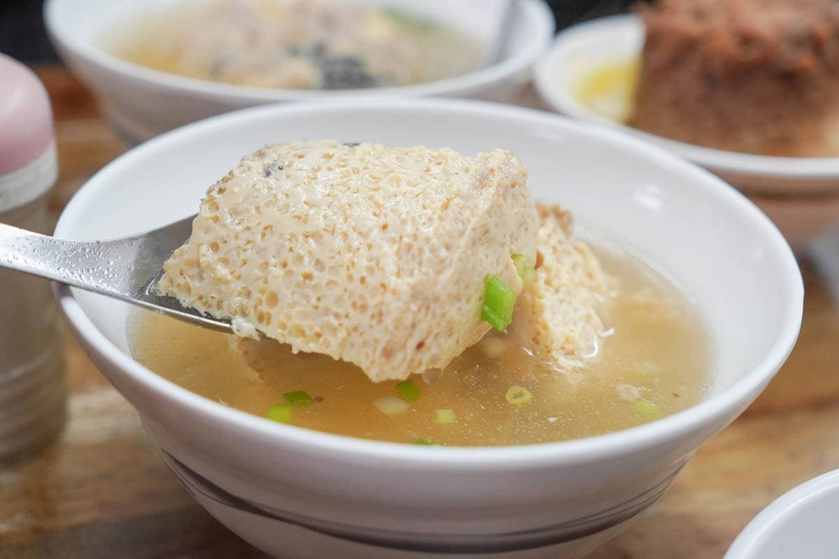 老饕都點這一套!「筒仔米糕+蒸蛋湯」飄香66年,「氣孔蒸蛋」口感超唰嘴 老饕都點這一套!「筒仔米糕+蒸蛋湯」飄香66年,「氣孔蒸蛋」口感超唰嘴