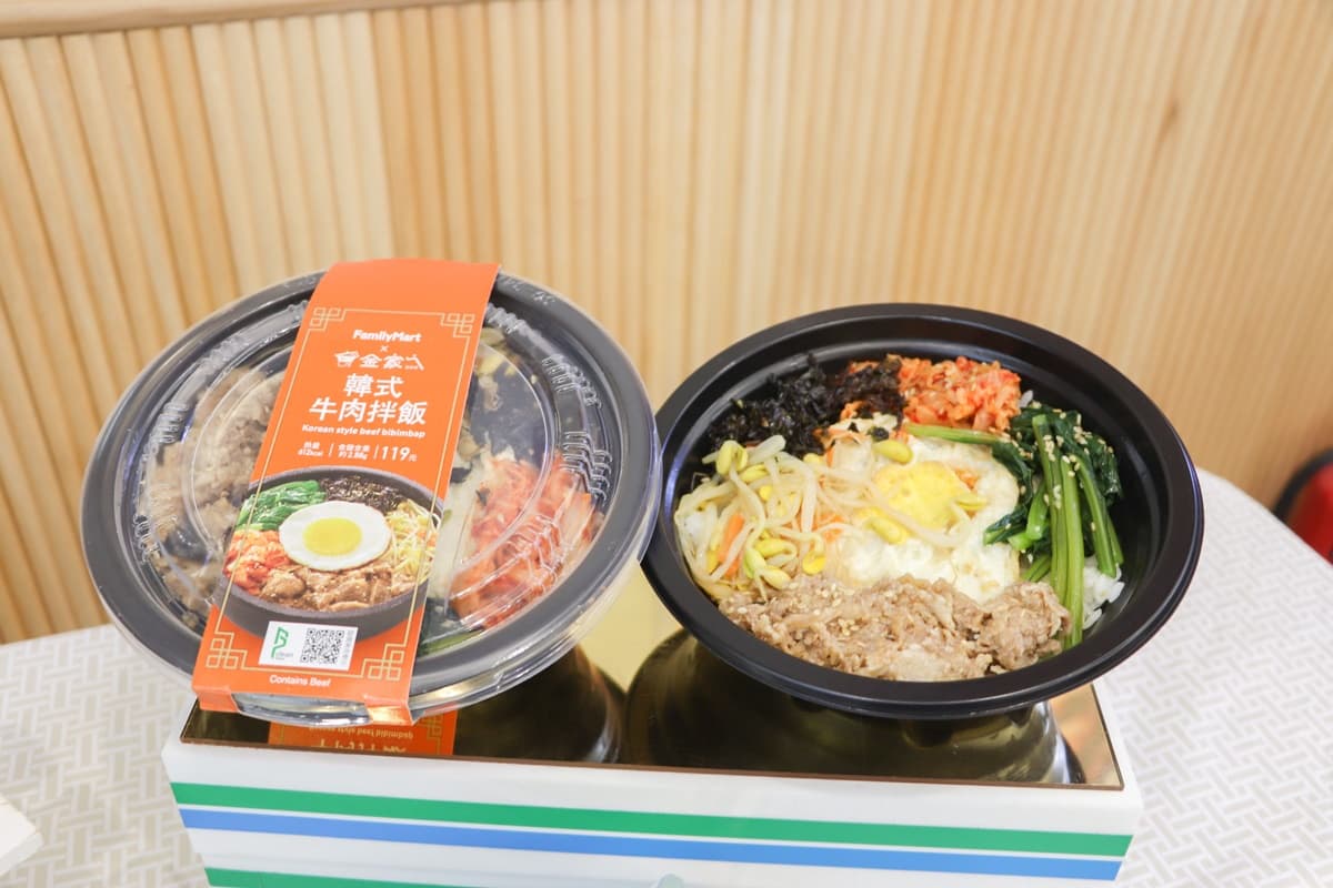 「全家x韓勾ㄟ金針菇」9大聯名新品!超狂拌飯飯糰、韓式包子、酷繽沙開吃 「全家x韓勾ㄟ金針菇」9大聯名新品!超狂拌飯飯糰、韓式包子、酷繽沙開吃
