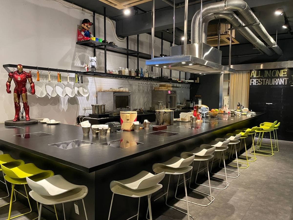 五星級主廚現場料理!「隱藏版海鮮粥」吃得到龍蝦、鮑魚,鮮蚵烘蛋厚實鬆軟 五星級主廚現場料理!「隱藏版海鮮粥」吃得到龍蝦、鮑魚,鮮蚵烘蛋厚實鬆軟