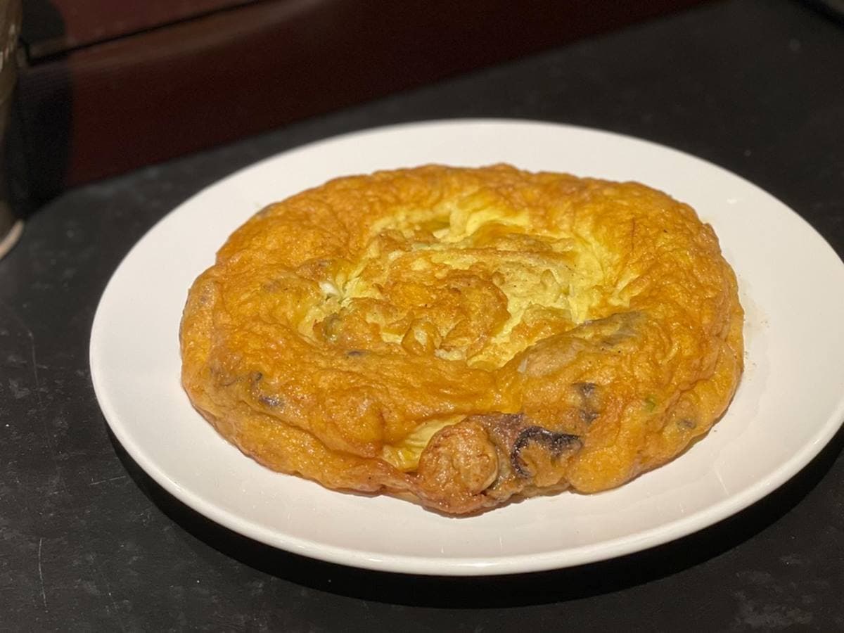 五星級主廚現場料理!「隱藏版海鮮粥」吃得到龍蝦、鮑魚,鮮蚵烘蛋厚實鬆軟 五星級主廚現場料理!「隱藏版海鮮粥」吃得到龍蝦、鮑魚,鮮蚵烘蛋厚實鬆軟