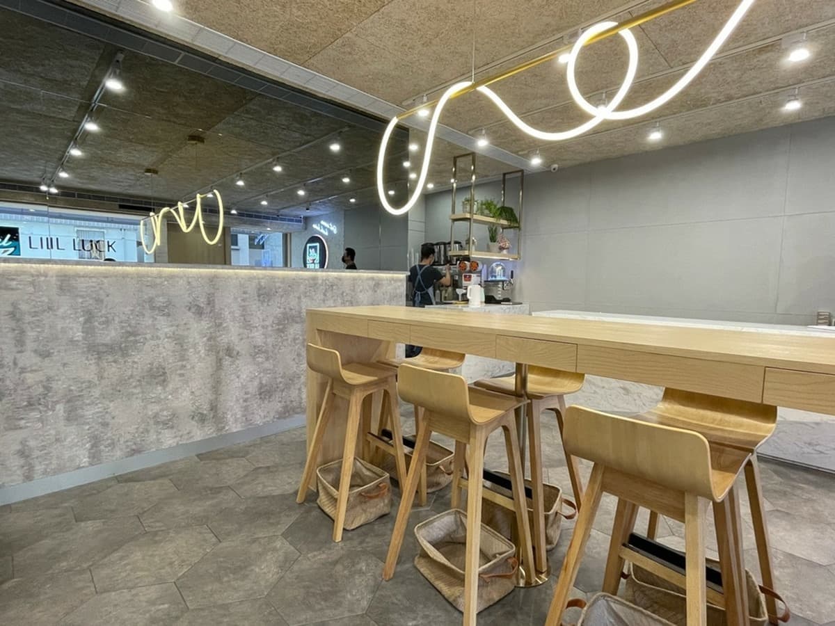 吃鍋還能喝手搖!網美火鍋店嘗「手工豆花鍋」,升級燒肉飯更滿足 吃鍋還能喝手搖!網美火鍋店嘗「手工豆花鍋」,升級燒肉飯更滿足