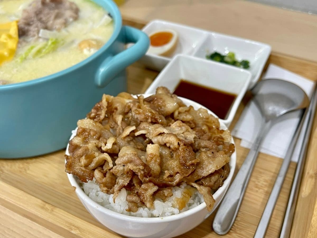 吃鍋還能喝手搖!網美火鍋店嘗「手工豆花鍋」,升級燒肉飯更滿足 吃鍋還能喝手搖!網美火鍋店嘗「手工豆花鍋」,升級燒肉飯更滿足