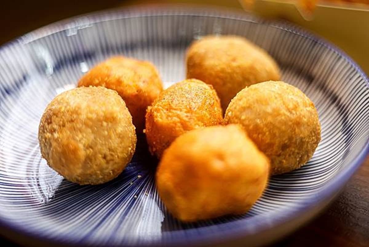 雞排控快衝!台中「炙燒雞排」比千元鈔票還大,泰式雞腿排也必點 雞排控快衝!台中「炙燒雞排」比千元鈔票還大,泰式雞腿排也必點