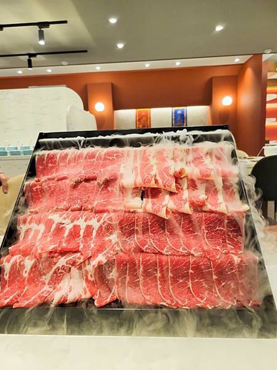 打卡鎮店之寶「肉中劍」!彰化人氣火鍋10種湯底任選,還能爽吃澎派全牛套餐 打卡鎮店之寶「肉中劍」!彰化人氣火鍋10種湯底任選,還能爽吃澎派全牛套餐