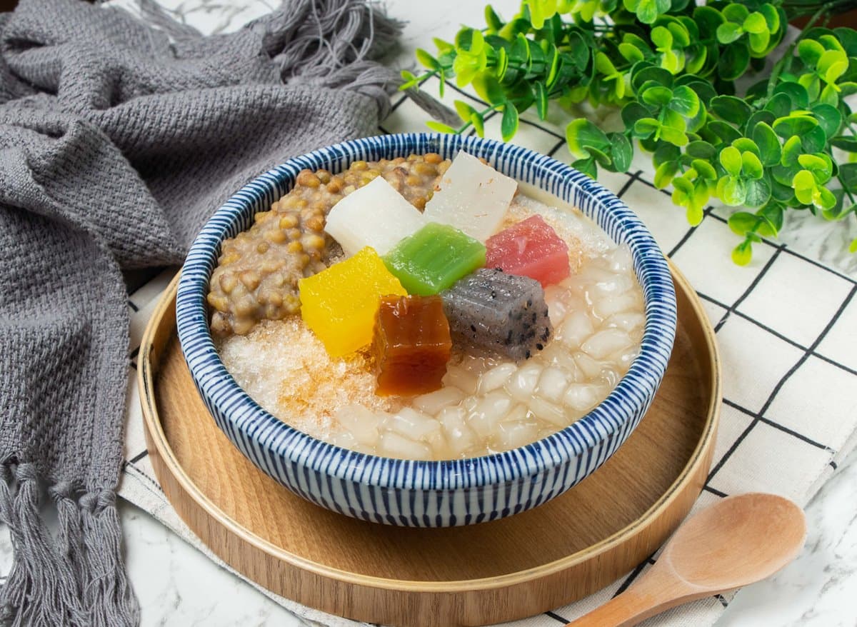 洗版IG!台北6家視覺系冰品:炙燒烤布蕾剉冰、七彩粉粿冰、西瓜小涼球 1碗只要40元!打卡夢幻「七彩方塊粉粿」,Q彈粉粿+古早味剉冰超欠吃