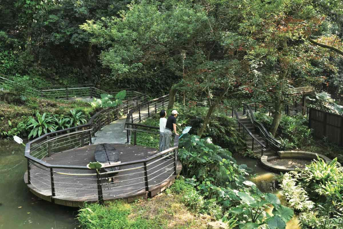 消暑景點快收!桃園4處沁涼山海祕境:百年石滬、全台最長懸索橋、綠色隧道 消暑景點快收!桃園4處沁涼山海祕境:百年石滬、全台最長懸索橋、綠色隧道