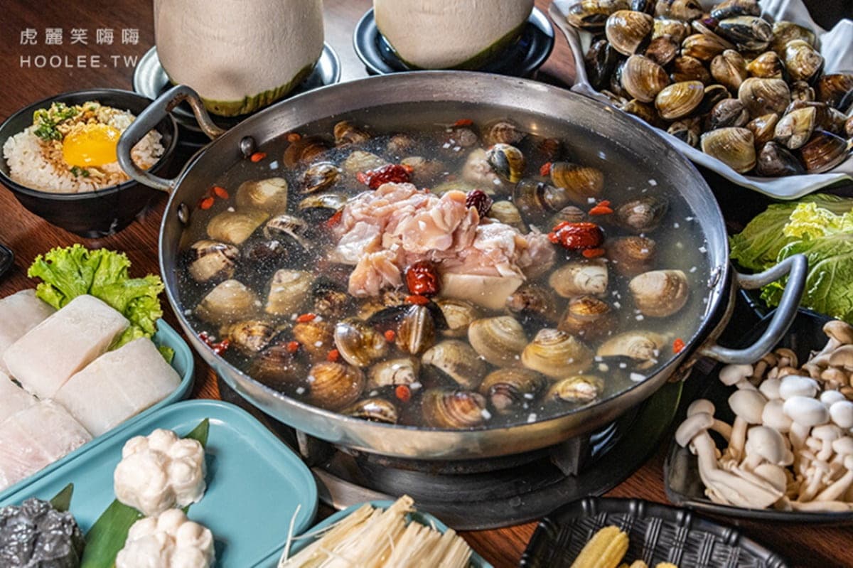 488元蛤蜊吃到飽!必嘗限定鍋底「椰子雞湯鍋」,還能爽吃一整顆椰子 488元蛤蜊吃到飽!必嘗限定鍋底「椰子雞湯鍋」,還能爽吃一整顆椰子