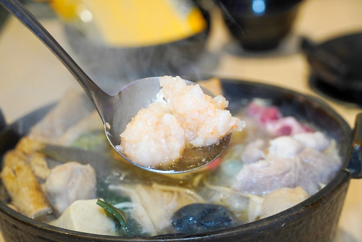 單人也能爽吃鍋!「剝皮辣椒鍋」用10多種辣椒熬製,功夫滷三拼微辣唰嘴 單人也能爽吃鍋!「剝皮辣椒鍋」用10多種辣椒熬製,功夫滷三拼微辣唰嘴