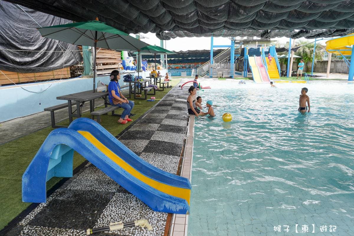 100元暢玩一整天!宜蘭「湧泉戲水池」先衝3層樓高滑水道,還能租借網美泳圈 100元暢玩一整天!宜蘭「湧泉戲水池」先衝3層樓高滑水道,還能租借網美泳圈