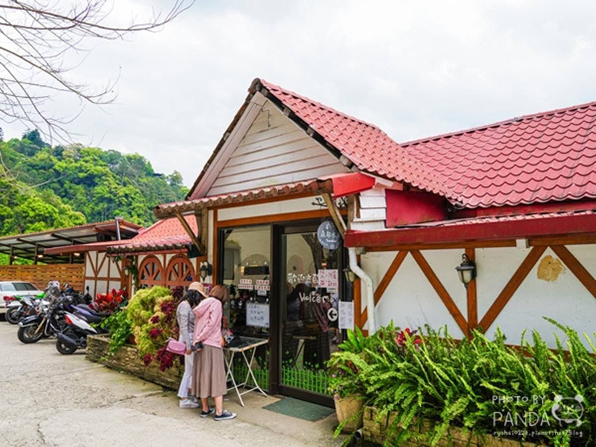 角板山最美視角在這!暴紅「祕境咖啡廳」美拍到手軟,坐擁180度山景第一排 角板山最美視角在這!暴紅「祕境咖啡廳」美拍到手軟,坐擁180度山景第一排