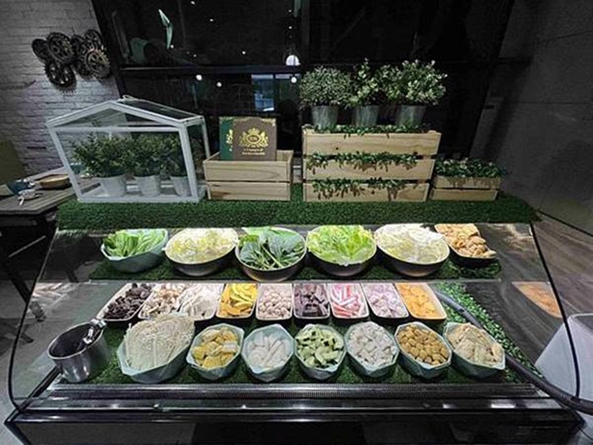 290元起吃到飽!網推「人氣火鍋店」20種蔬菜任挑,還能大嗑東石鮮蚵、蛤蜊 290元起吃到飽!網推「人氣火鍋店」20種蔬菜任挑,還能大嗑東石鮮蚵、蛤蜊