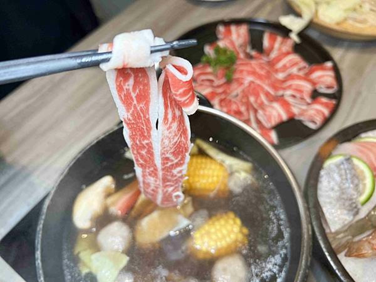 290元起吃到飽!網推「人氣火鍋店」20種蔬菜任挑,還能大嗑東石鮮蚵、蛤蜊 290元起吃到飽!網推「人氣火鍋店」20種蔬菜任挑,還能大嗑東石鮮蚵、蛤蜊
