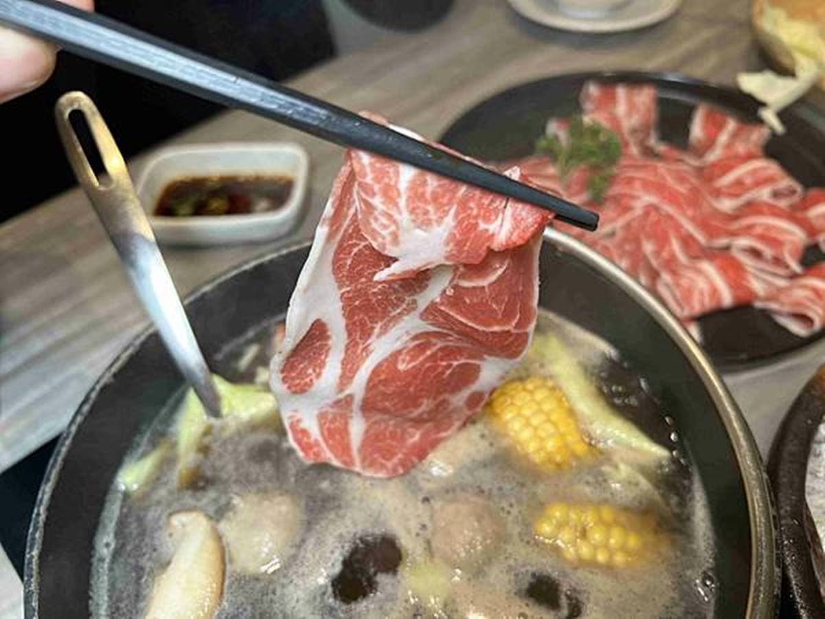 290元起吃到飽!網推「人氣火鍋店」20種蔬菜任挑,還能大嗑東石鮮蚵、蛤蜊 290元起吃到飽!網推「人氣火鍋店」20種蔬菜任挑,還能大嗑東石鮮蚵、蛤蜊