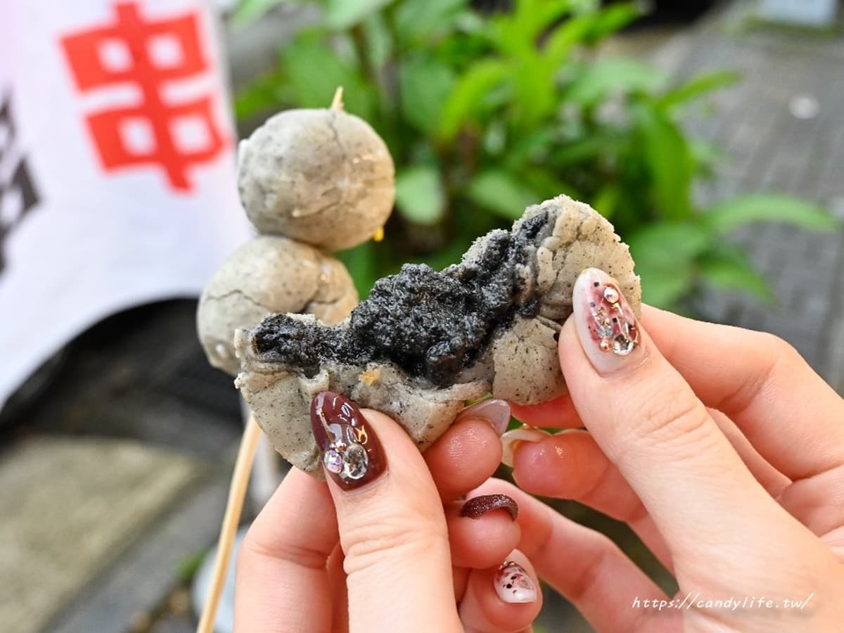 吃炸物也能耍浪漫?炸串變身花束超有哏,獨門炸豬膝+特製辣醬愈吃愈唰嘴 吃炸物也能耍浪漫?炸串變身花束超有哏,獨門炸豬膝+特製辣醬愈吃愈唰嘴