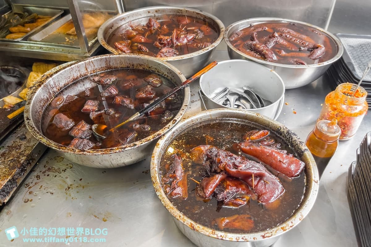 飄香一甲子!「黑金豬腳飯」滷到入口即化,還有免費大骨湯喝到飽 飄香一甲子!「黑金豬腳飯」滷到入口即化,還有免費大骨湯喝到飽