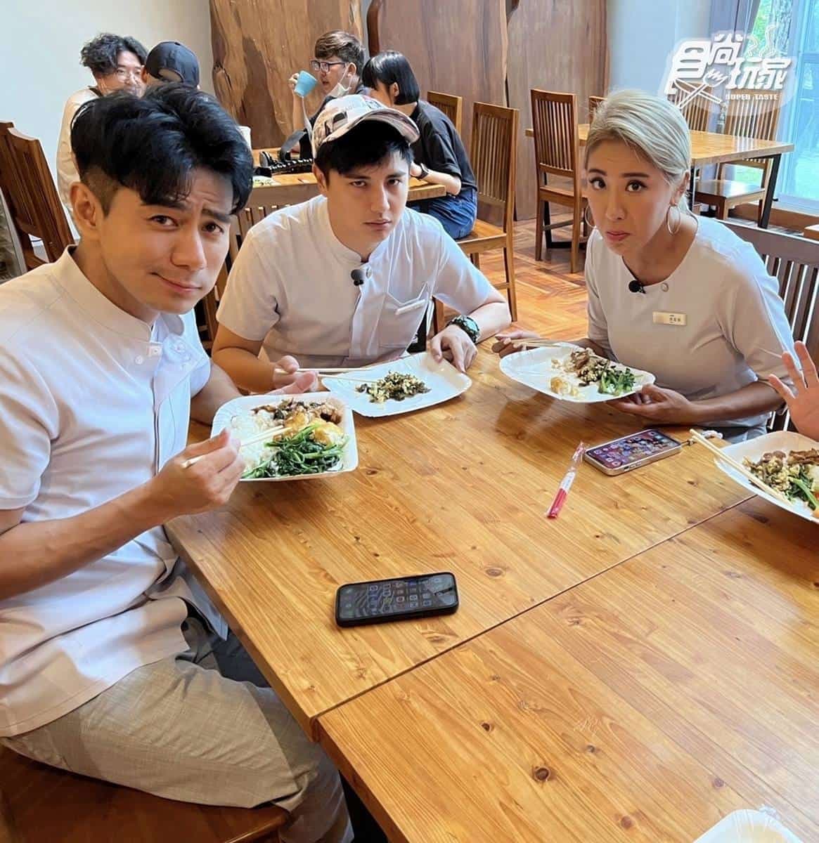 挑戰「夏日熱鬪」打工換宿!《魚肉》合體《2天1夜》,小禎首錄節目就餓昏 挑戰「夏日熱鬪」打工換宿!《魚肉》合體《2天1夜》,小禎首錄節目就餓昏