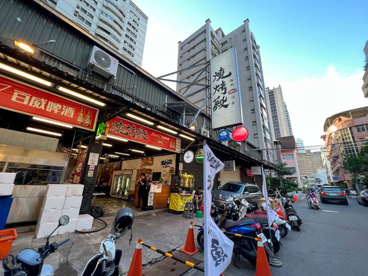 299元嗑到痛風!4種海鮮不限時吃到飽,加碼「鮭魚生魚片」1片不到10元 299元嗑到痛風!4種海鮮不限時吃到飽,加碼「鮭魚生魚片」1片不到10元